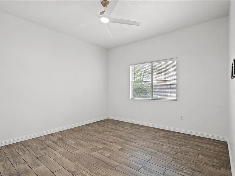 2100 Black Island St #101 — Photo 18