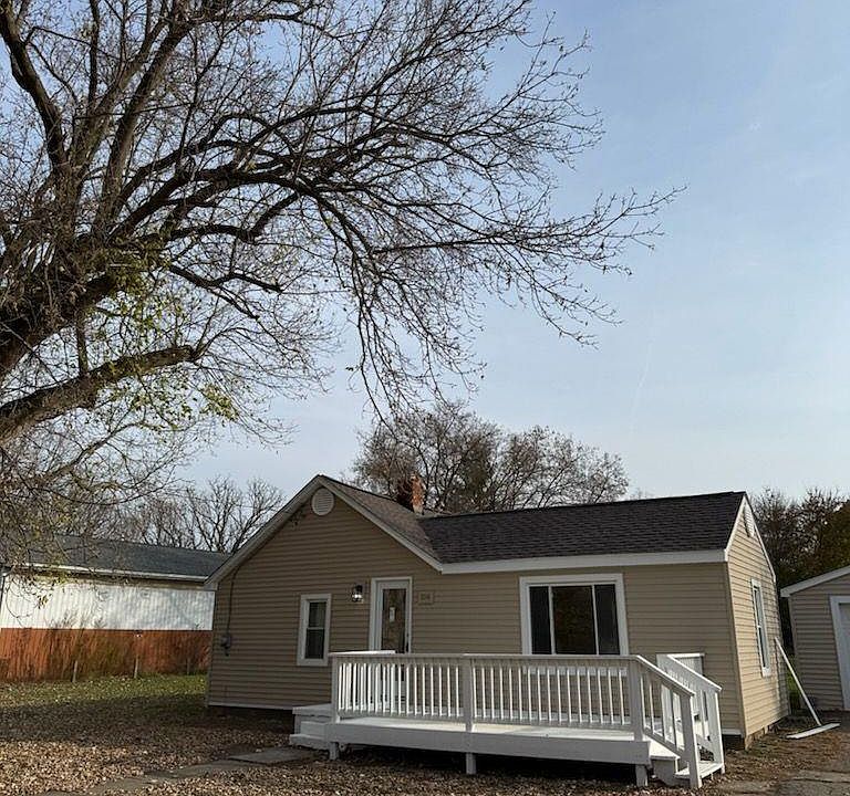1st image of 3346 Eastdale Dr
