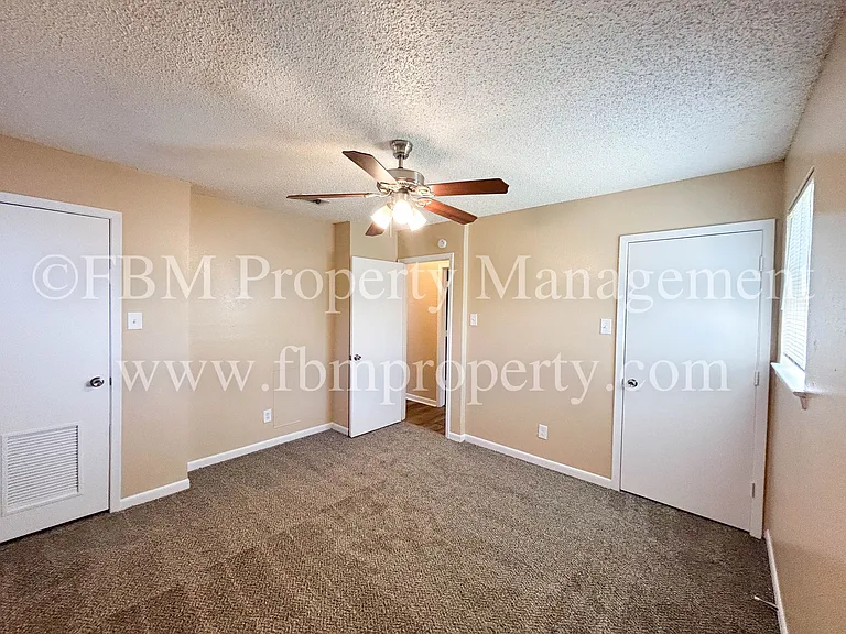 604 Walter Stephenson Rd #B — Photo 8