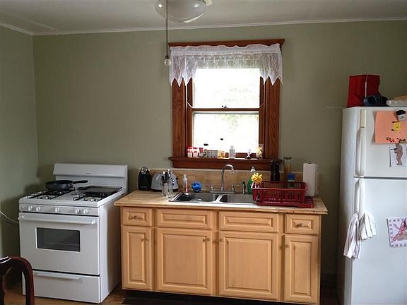 5th image of 3522 Woodbine Ave