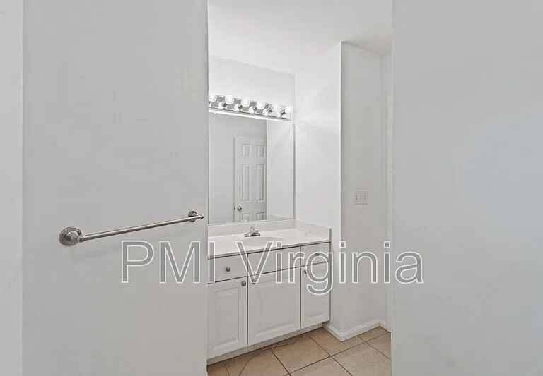 4620 Lee Ave — Photo 25