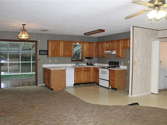 5th image of 804 N Main St