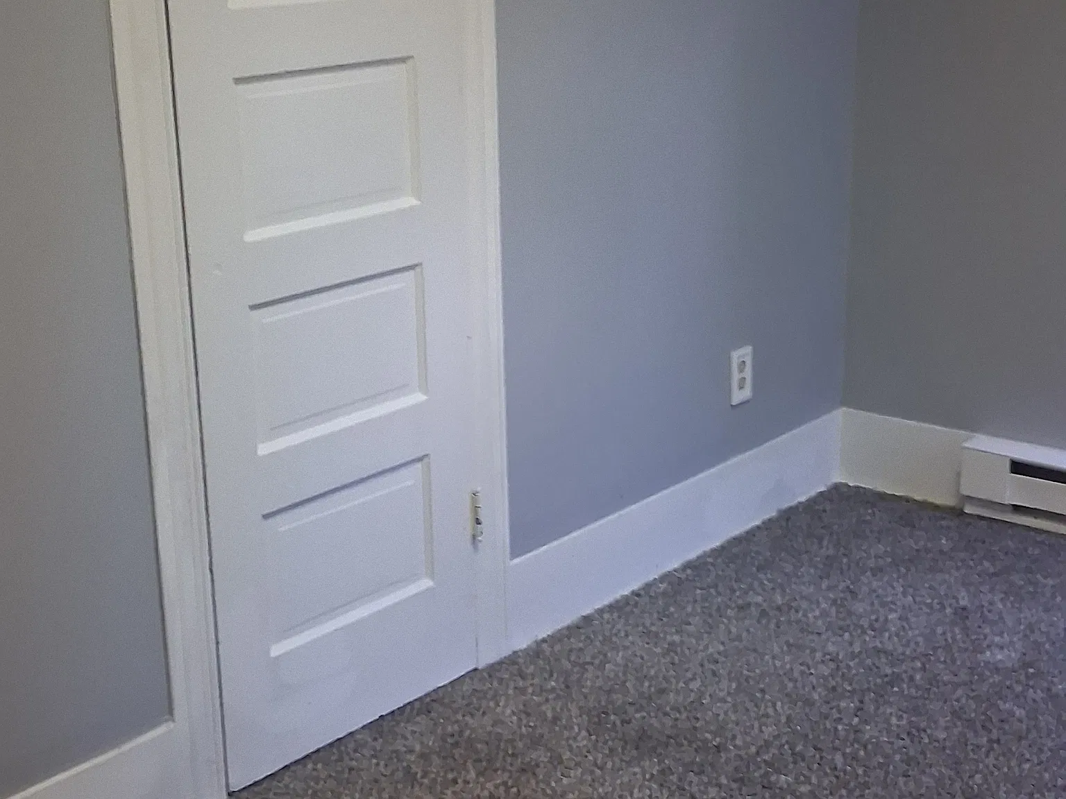 3 bed, $1,300 — Photo 2