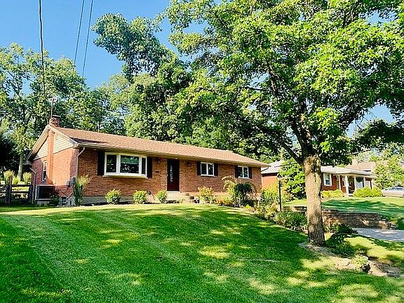 2nd image of 998 Pineknot Dr
