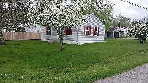 2nd image of 209 W Railroad Ave