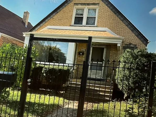 4742 S Campbell Ave, Chicago, IL 60632