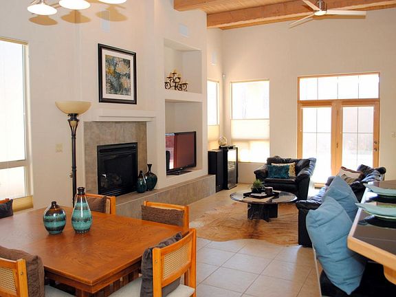 4th image of 8848 Desert Finch Ln NE