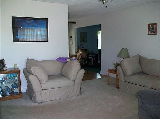 3rd image of 2403 New Castle Dr