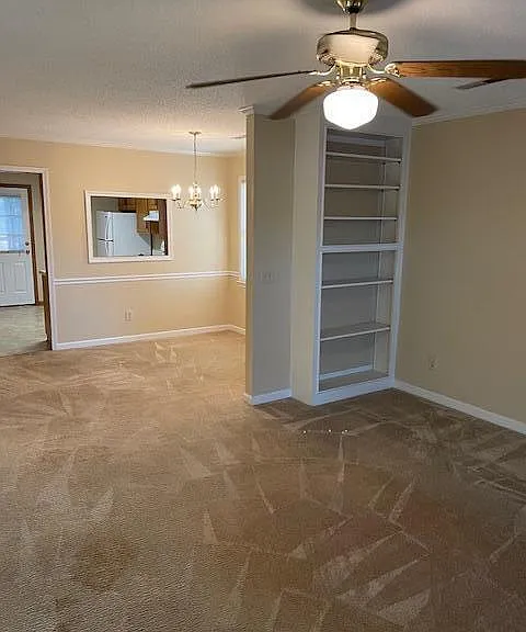 2095 Tudor St — Photo 2