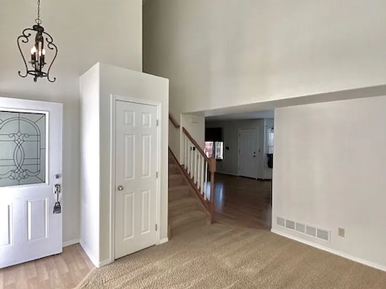 8065 Vectra Dr — Photo 3