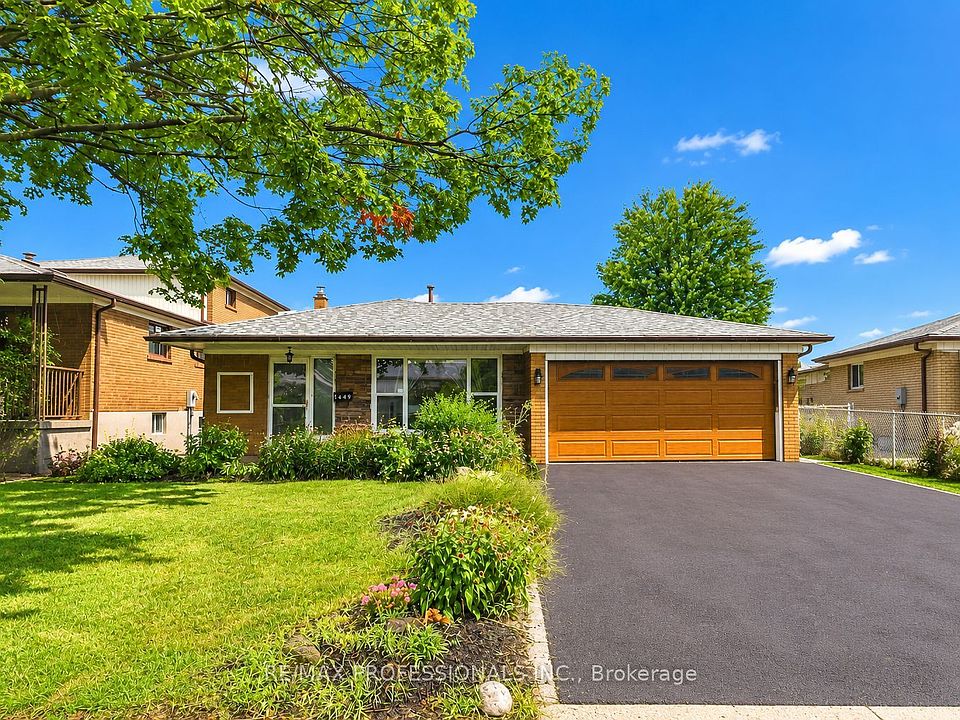 1st image of 7449 Pickfair Dr