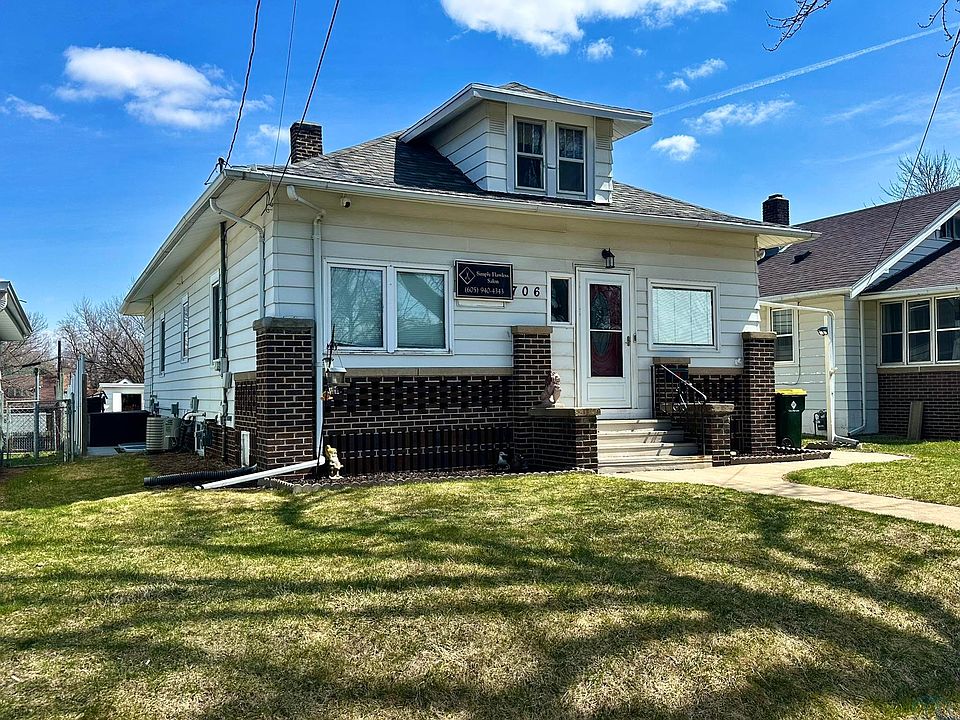 1st image of 706 S Irene St