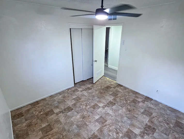 1818 S Whitney Ave — Photo 5