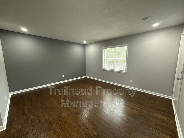 312 E Gregory Blvd #2E — Photo 4