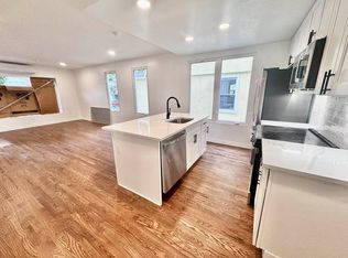 21-46 42nd St #4, Astoria, NY 11105