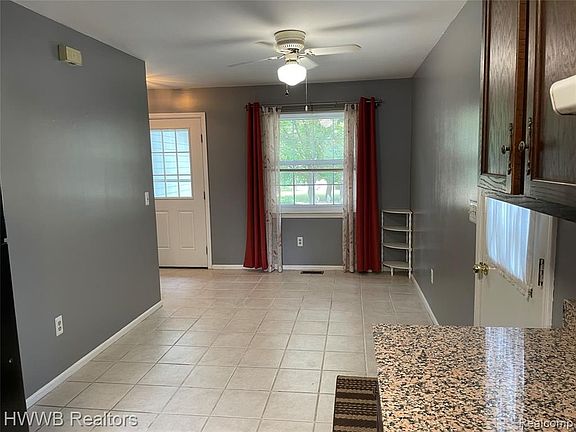 5th image of 2739 Sinclair Ave