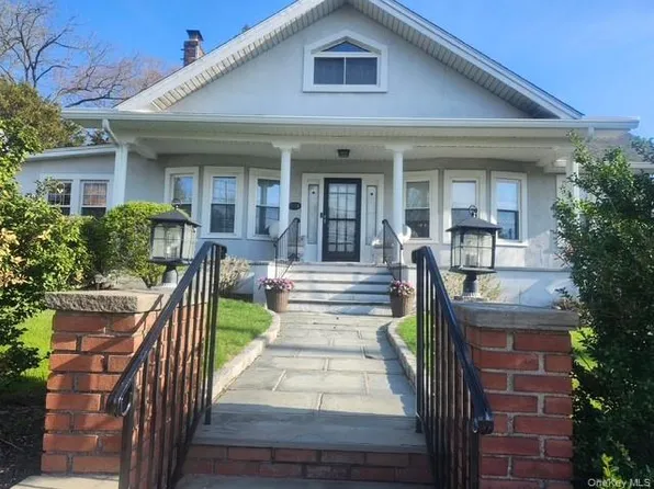 101 Glenwood Road #A, Glenwood Landing, NY 11547