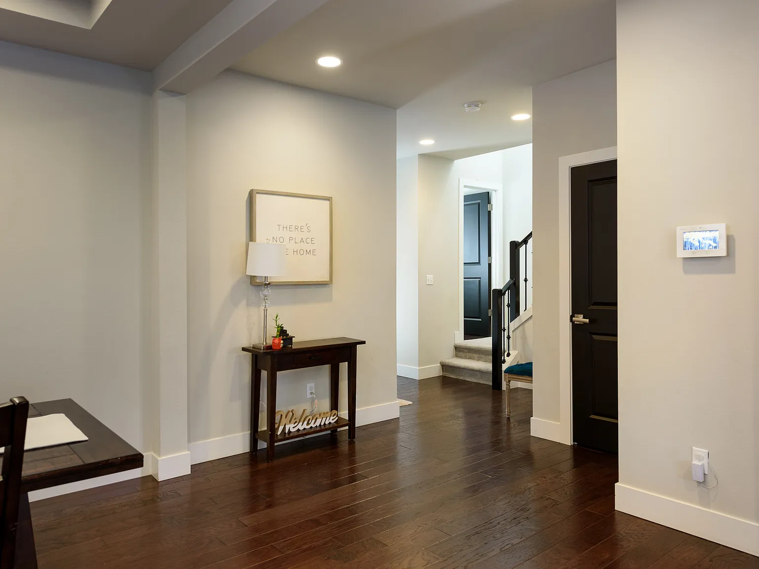 4 bed, 2.5 bath, 2353 sqft, $4,000 — Photo 3