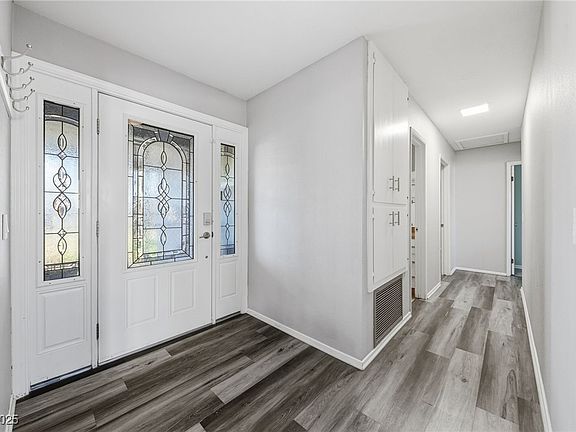 5th image of 19 Zircon Cir