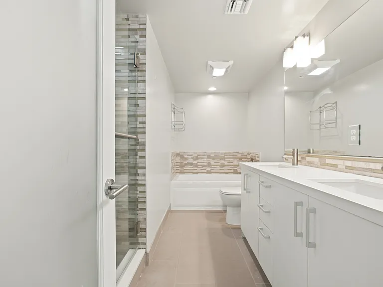 11715 Goshen Ave #302 — Photo 20