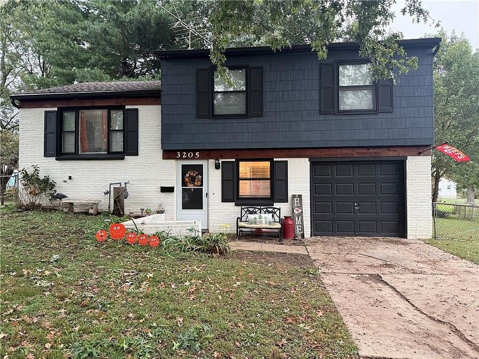 1st image of 3205 S Mark Cir