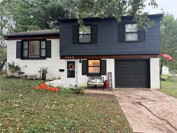 3205 S Mark Cir, Independence, MO 64055