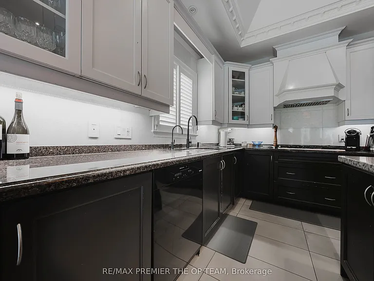 56 Park Ridge Dr #UPPER — Photo 19