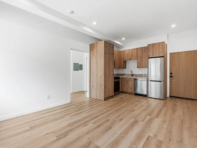 1105 N. Coast Highway | Sand Castle Apartments — Photo 6