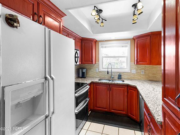4th image of 1004 Uri Ln #C-2