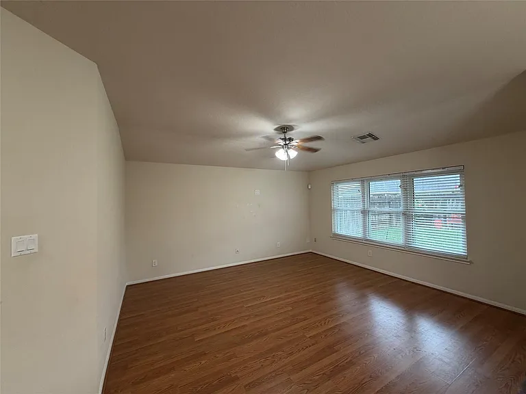 1922 Tower Bell Ln — Photo 8