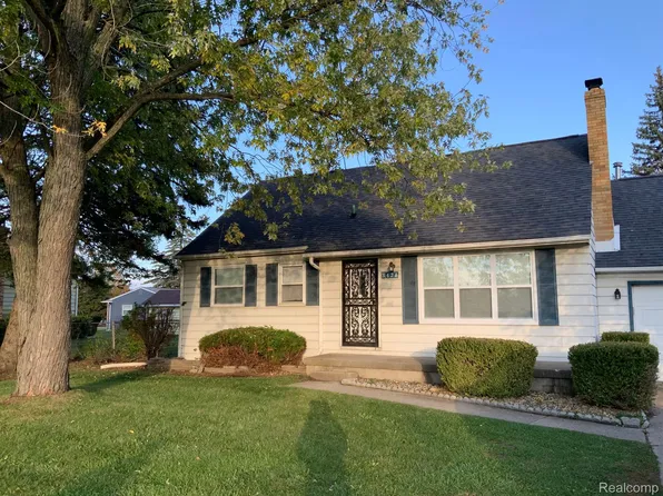 3428 Ridgecliffe Dr, Flint, MI 48532