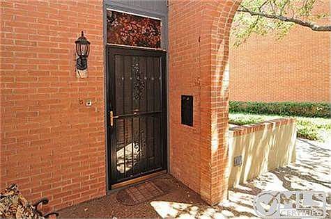 2nd image of 538 E Avenue J APT B