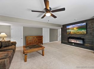 295 Riley Ridge Rd, Linn Creek, MO 65052