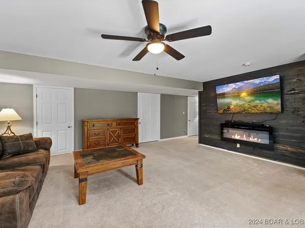 295 Riley Ridge Rd, Linn Creek, MO 65052