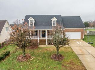 106 Brightleaf Ct, Archdale, NC 27263