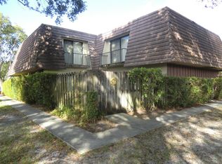 402 Miramar Ln, Palm Beach Gardens, FL 33410