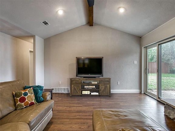 4th image of 5701 Arbor Valley Dr
