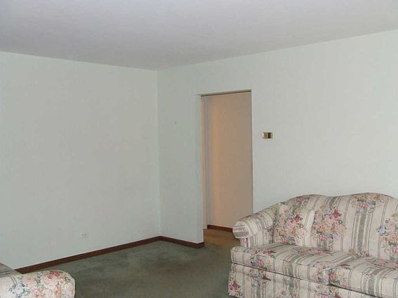 4th image of 5703 W 128th St APT 23