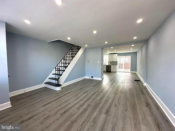 2nd image of 4436 Oakmont St