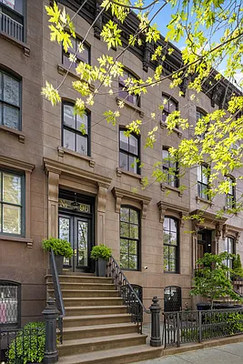 Sold by Compass | media 29