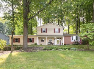 151 Chapel Hill Dr, Rochester, NY 14617