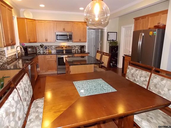4th image of 11 Carrington Ct