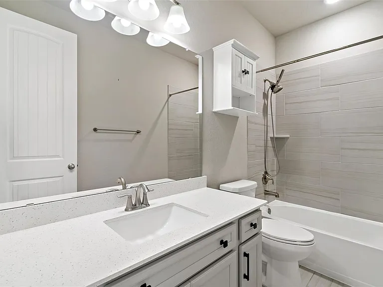 18710 Lynnwood Crest Ln — Photo 36