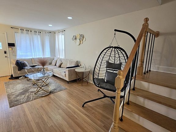3rd image of 4137 Ruby St