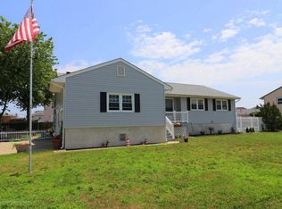 11 Harbor View Ln, Toms River, NJ 08753
