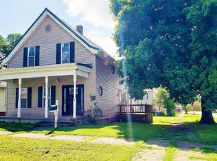 530 Chestnut St, Mount Carmel, IL 62863