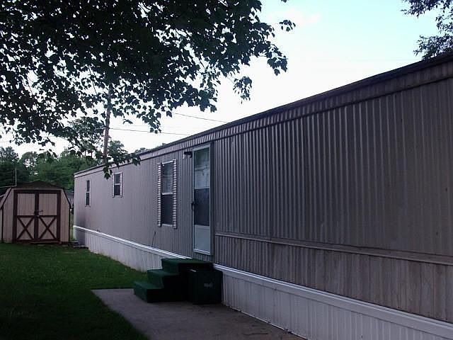 2nd image of 9 Earl Ln