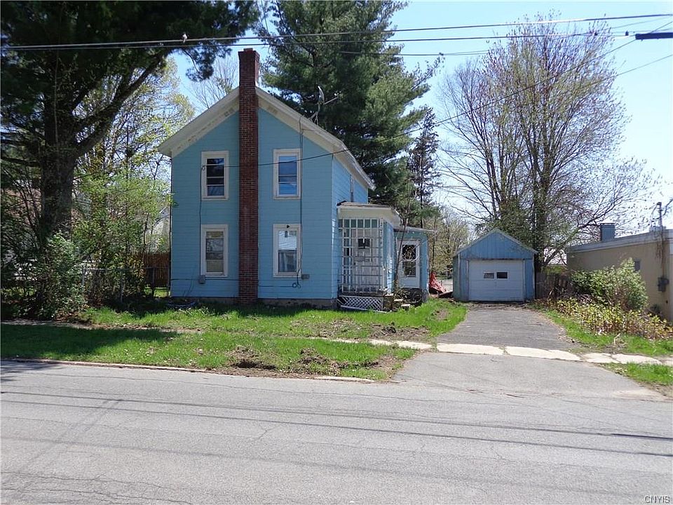 2nd image of 207 S Doxtator St