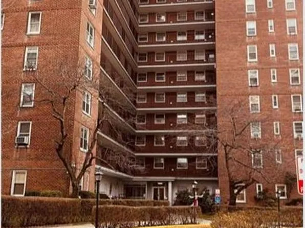 98-20 62nd Dr #12F, Rego Park, NY 11374
