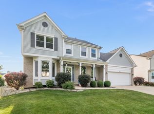 1112 Sandhurst Ln, Carol Stream, IL 60188